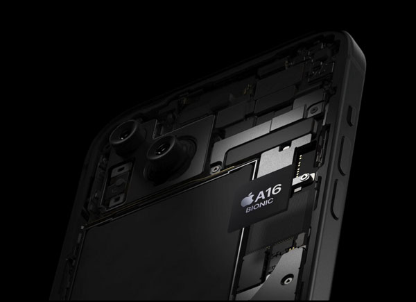 Hiệu suất iPhone 15 mạnh mẽ hơn rất nhiều so với iPhone 14 nhờ vào chip A16 Bionic và RAM 6GB LPDDR5